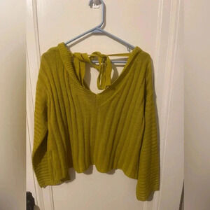 NWT-Oober swank mustard sweater size small